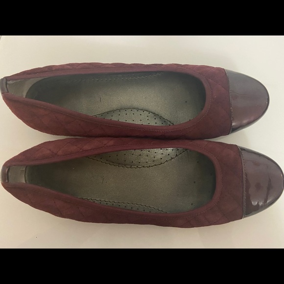 Vanelli Serene Suede Quilted Cap Toe Flats 7.5 - Picture 3 of 4